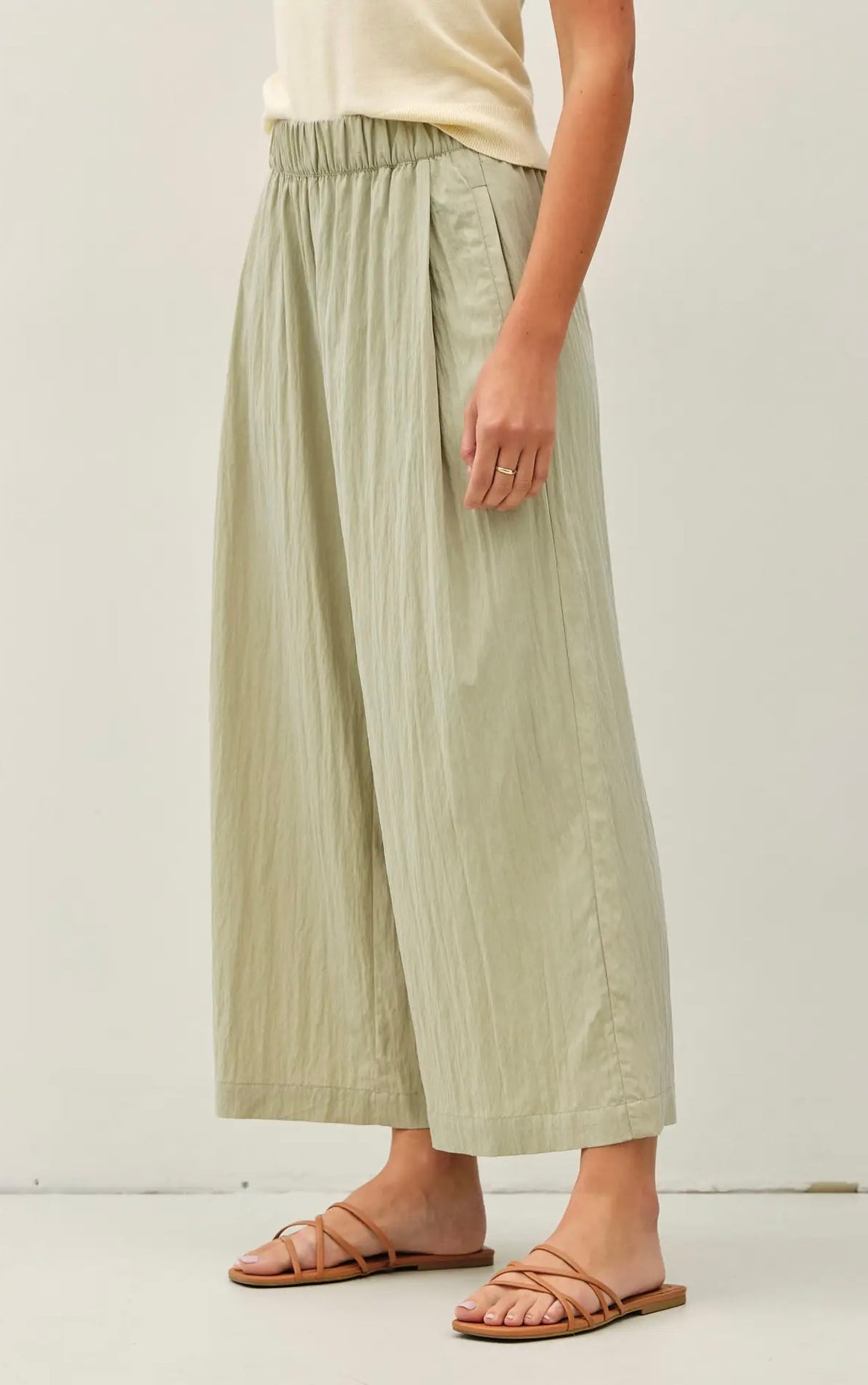 Wryn Crinkle Sage Pant