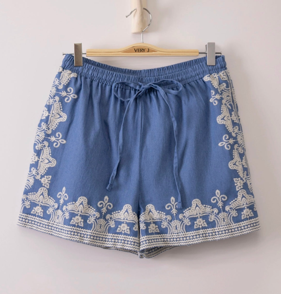 Lakeyn Chambray Embroidered Short
