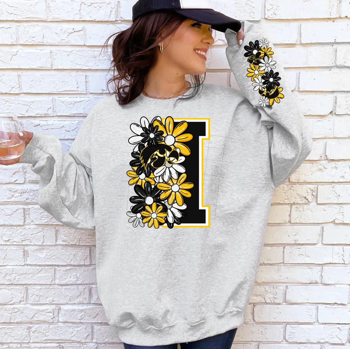Hawk Daisy Crewneck